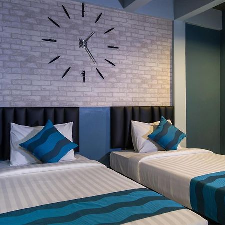 Ostello Amity Poshtel Krabi town Esterno foto