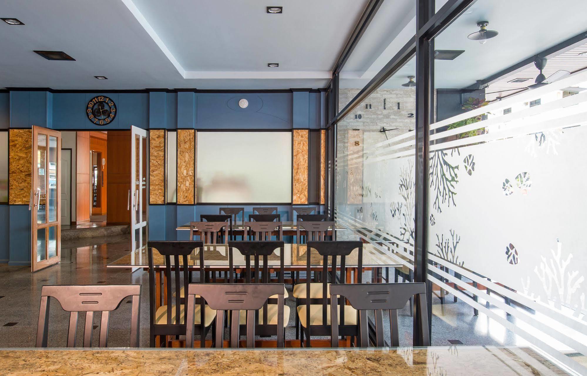Ostello Amity Poshtel Krabi town Esterno foto
